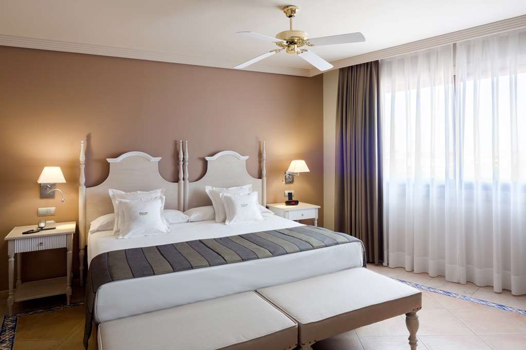Barcelo Hotel 4*